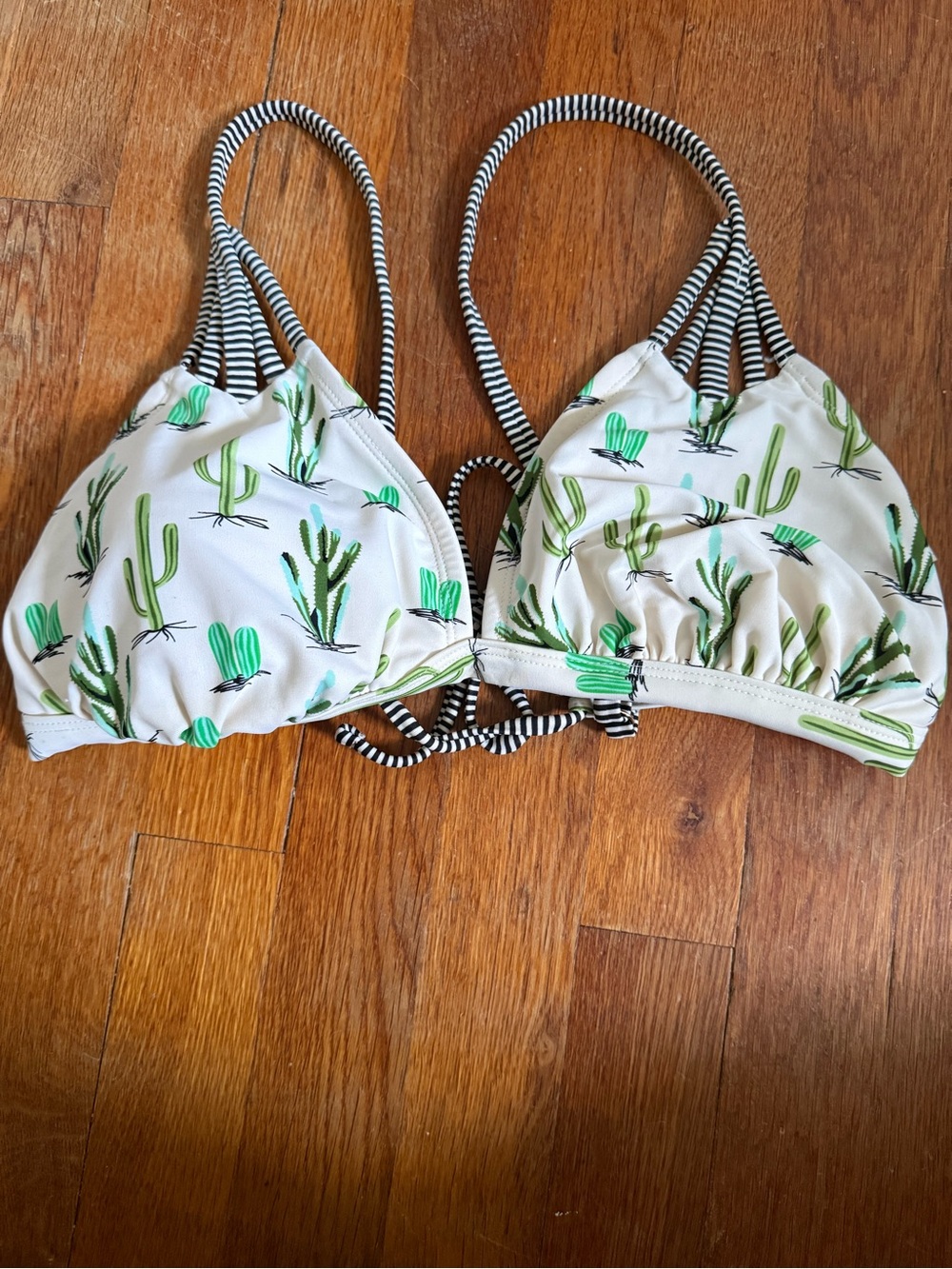 Xhilaration Cactus Triangle Bikini Top - White & Green